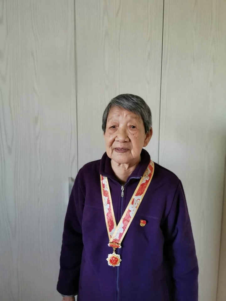 ú̿������˾�������������ϵ�Ա���־��1��Ԫ���������������