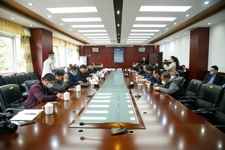 ����ú���������ֵ�����ǡ��ֳ��ص°�������������ú̿��˾����