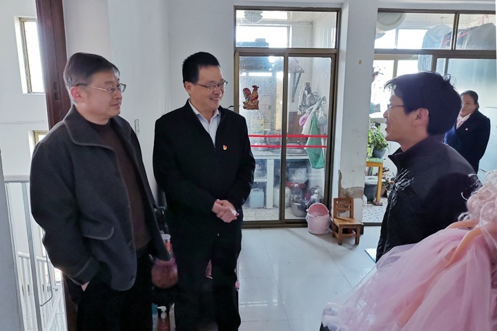 ӭ�´�����ů ���ŵ�ίίԱ�����ܾ�������һ�е���ú������˾ο������ְ��