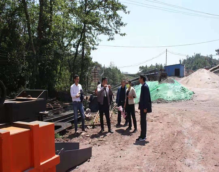 �����ⲿ����һ�е���ƽ���ǹ�˾����