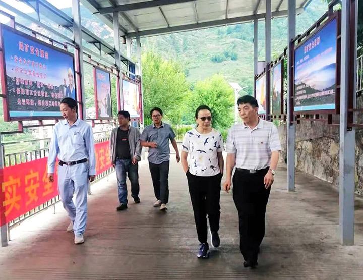 ��ú�����ⲿ����������һ�и���ú�����