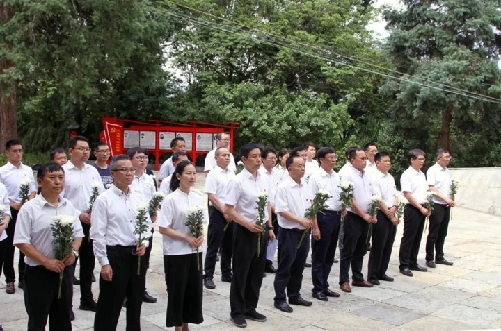 ���к�ɫ��������������Ѫ��������ú���ŵ�ί������̶������ʿ��԰��չ��ɫ�������