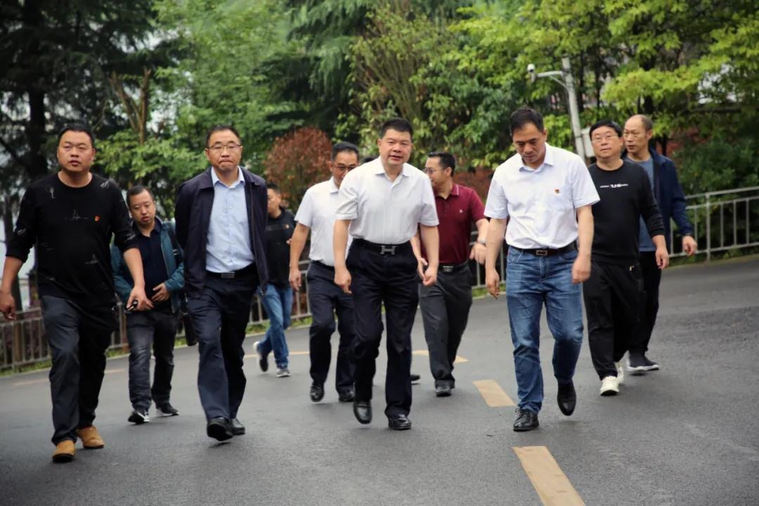 ����ʡ����ί����������־һ�и�����úҵ�������������������