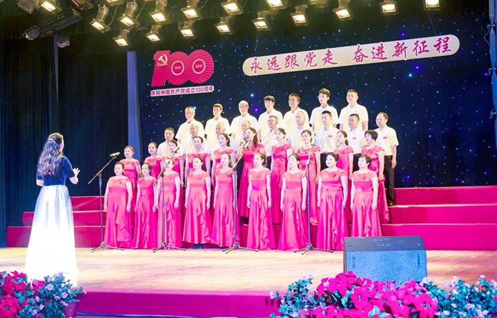 �⻯�����ٰ���ף����100�����ϳ��˶�