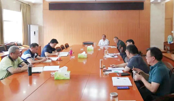 ���ŵ�����һ�и���ú��չ������������ж���ʵ�������