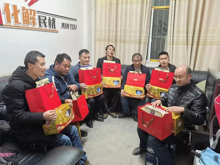 ��ú�������ϸ���ֲ������ŵ�ί��ǡ����³����¸����뼯��������˹ҹ�����㿴��ο��פ�������Ա