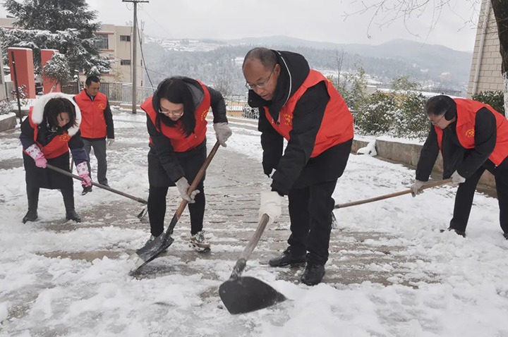 ����½��ú�����޹�˾��չ����ΪȺ�ڰ�ʵ�¡�����ѩ�˶�