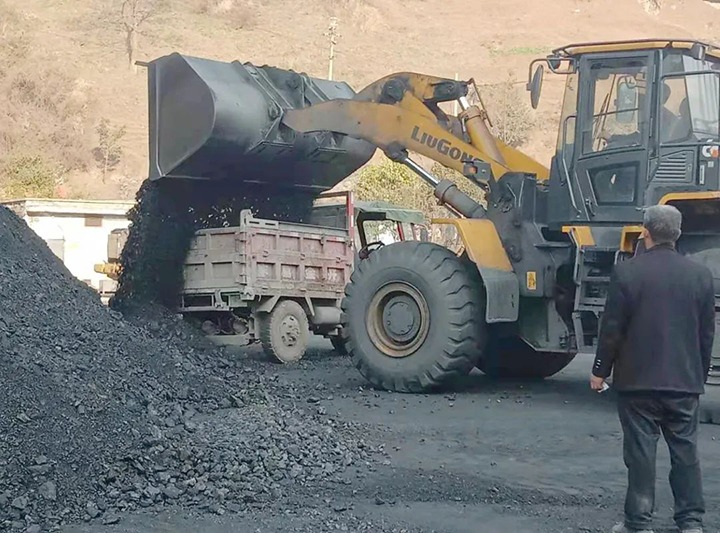 ����úҵ��˾ȫ������ȡů��ú����Ⱥ��ȼ��ú��֮��