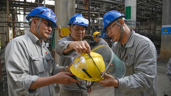 ����Ѷ���ȷ滯���ֳɲ������Ӳ�Ʒ����Դ����úҵΪ���ۿ����������ȷ�úҵ��Ѱ������Ȼ��Դ�ֻ㱨�õ�����