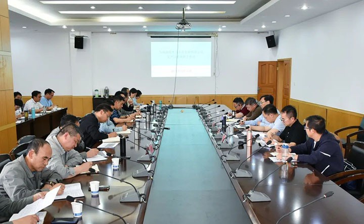 ���ŵ�ί����ǡ��ܾ����߽���һ�е���ú������˾��չ������Ӫ��������