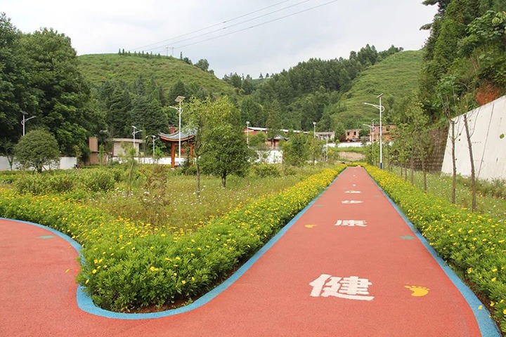 �����������ܡ��۽�ְ�����衡���İ���ʵ�¡������ú��˾�ƽ���������һҵ����ữְ����ɢ�ƽ������Ч��