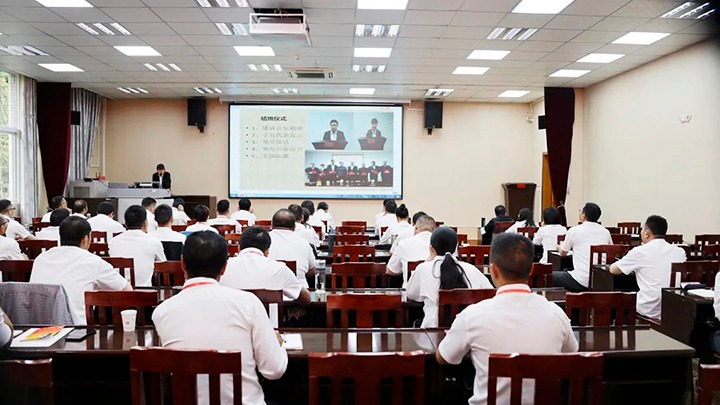 ����Ѷ���ȷ�úҵ�ٰ쵳Ա�ɲ�����ʽ��ѵ�������������˾�������Ӧ����Ԯ�����������⻯�ֹ�˾�ٿ���Ա����ְ��̸��