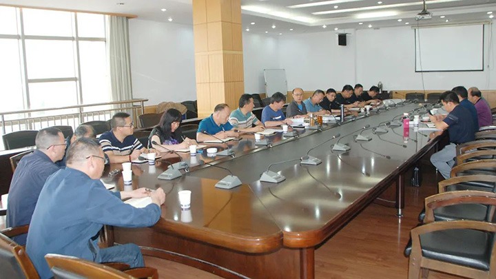 ��ú�������ϸ���ֲ��������ܾ������������°����γ¼���һ�е���ά���ſ�չ������������ж���������