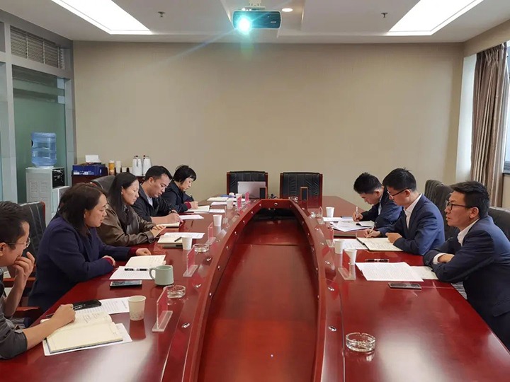 ��������������и��г���Ѹһ�е���ú���Ž�����̸