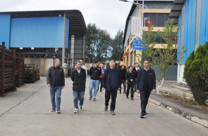 ��������Դ�ֵ����Ա�����ֳ�����ΰһ�е�½��ú��˾����������������