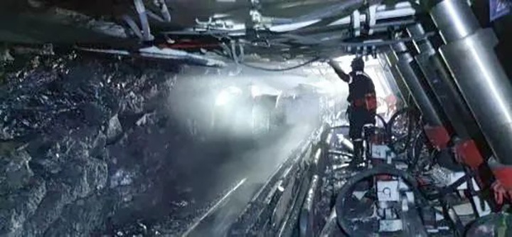 �����������ܡ��Ľǵ�ú�����޹�˾������� ���������¾���