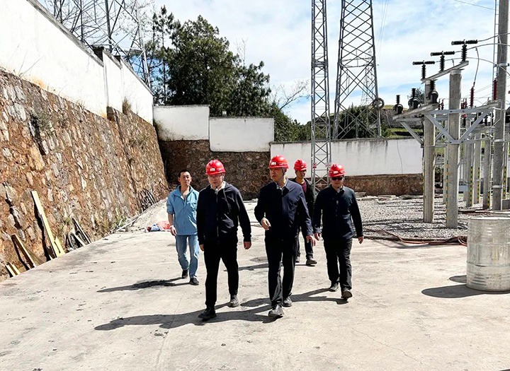 ��ú�������ϸ���ֲ������ŵ������鵽��ƽ����ú��˾��չһ������������