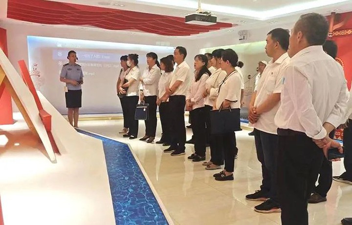 ����ú��Ѷ��һƽ��ú��˾��ί��չ��ʾ�����˶�