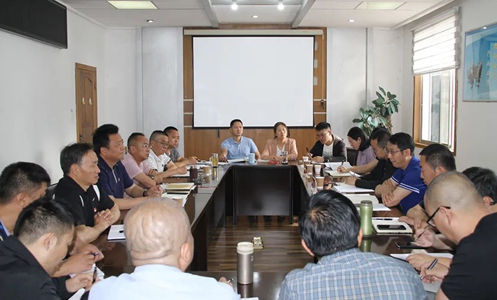 �������������ú�������ϸ���ֲ������ŵ�ίίԱ�����ܾ����Ѻ��ǵ���ͨúҵ��˾��չ�����������