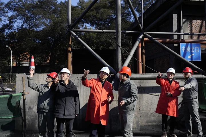 ���۽���ú����ú�������ϸ���ֲ������ŵ�ί����ǡ������³����ܾ����߽���һ�е���ú������˾��չ����