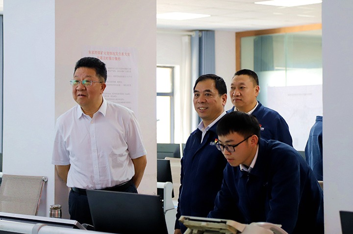 ��ú����רְ�ⲿ���´��ӷ�һ�е�������λ��չ�������