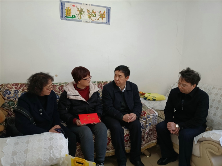 集团领导莅临可保煤矿送温暖 (6).jpg