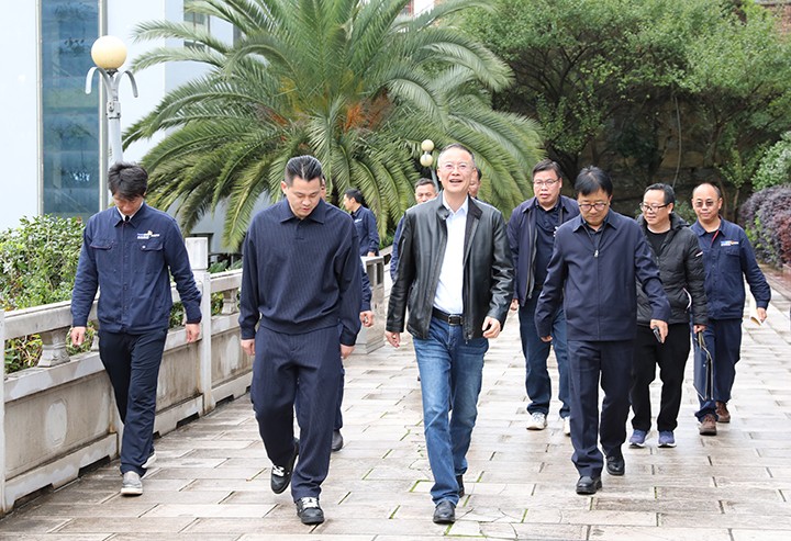 4 �˽�ְ���칫�������������.jpg